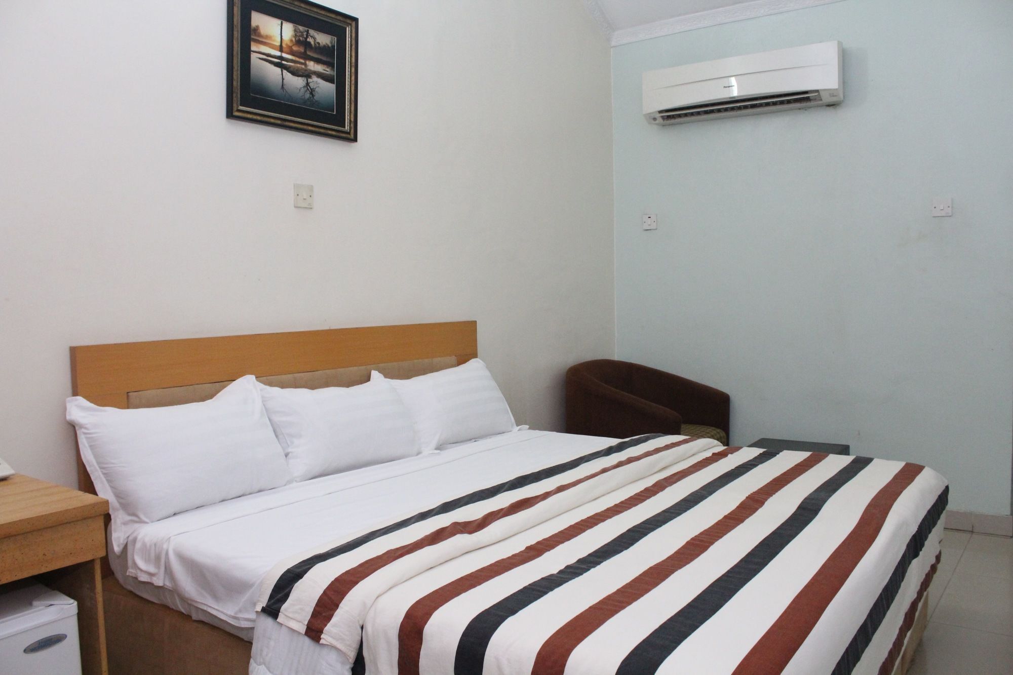 Bluespring Hotel Maryland Экстерьер фото