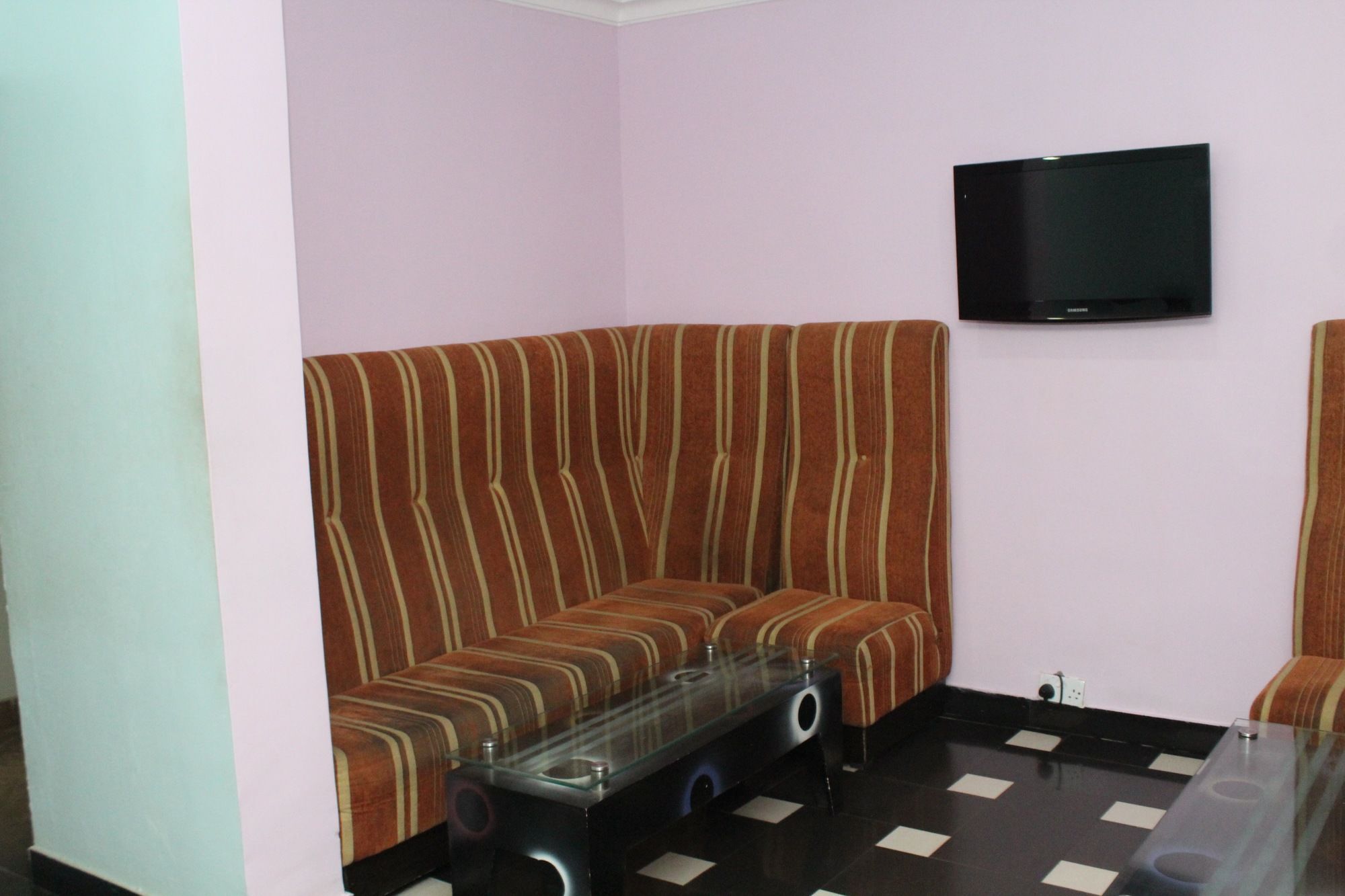 Bluespring Hotel Maryland Экстерьер фото