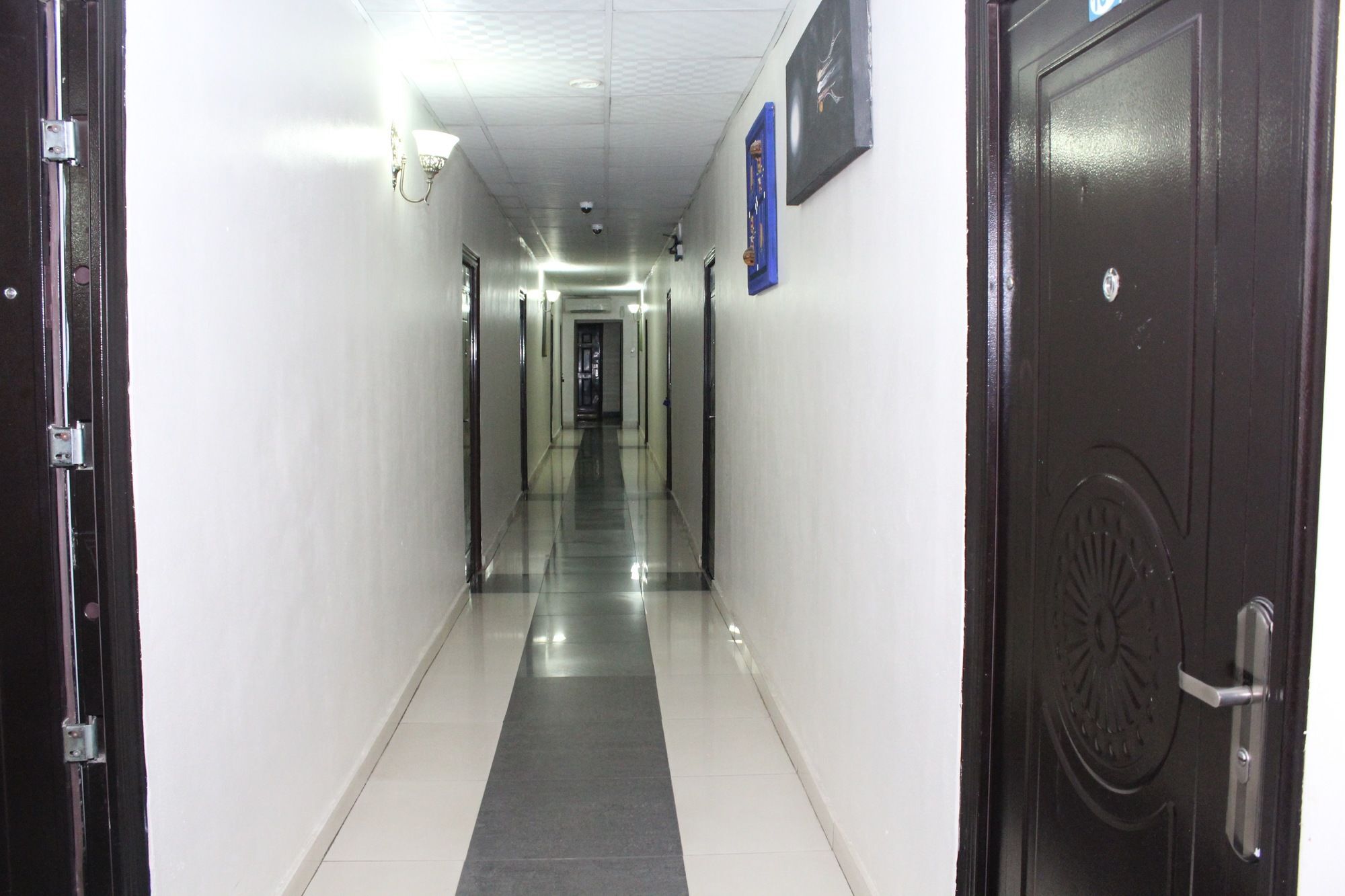 Bluespring Hotel Maryland Экстерьер фото